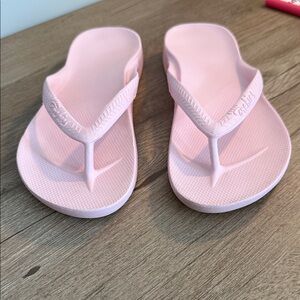 ARCHIE’S Pink Flip Flops, size 8